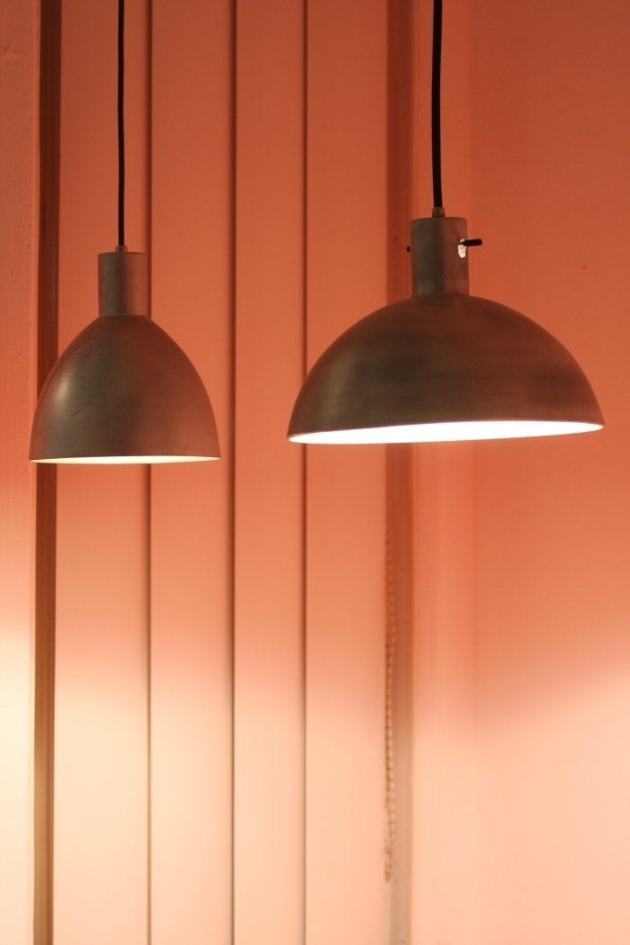 Aluminiumlampen von Marianne Brandt (1926), gesehen bei der neuen