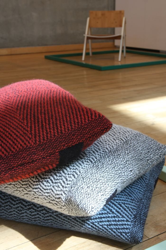 https://smow.mom/blog/wp-content/uploads/2017/06/Much-More-Than-One-Good-Chair-Felleshus-Berlin-Hands-on-Woven.jpg