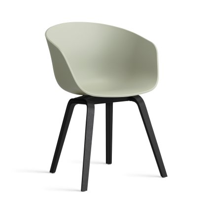 About A Chair AAC 22 Armlehnstuhl, Pastel green 2.0, Eiche schwarz lackiert